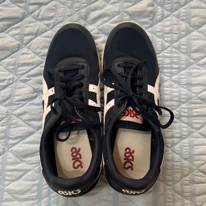 Mens ASICS sneakers. Size 8. Navy blue and red.